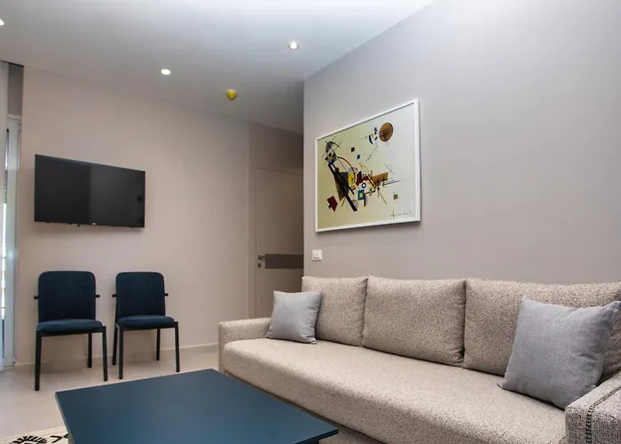 Tirana Center Sav City Blavus * Tirana