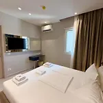 Center Sav Blavus 公寓 地拉那