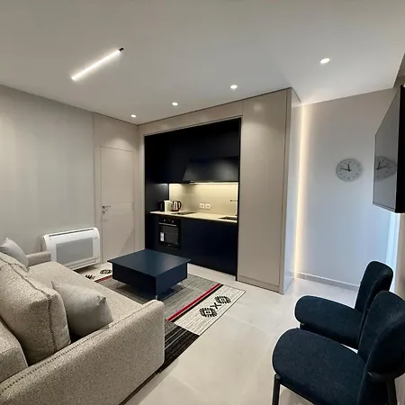 Sav Blavus Center * Tirana