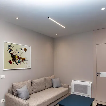 Tirana Center Sav City Blavus تيرانا