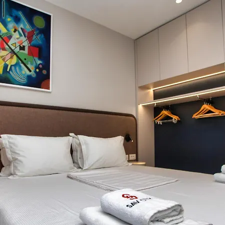 Tirana Center Sav City Blavus تيرانا