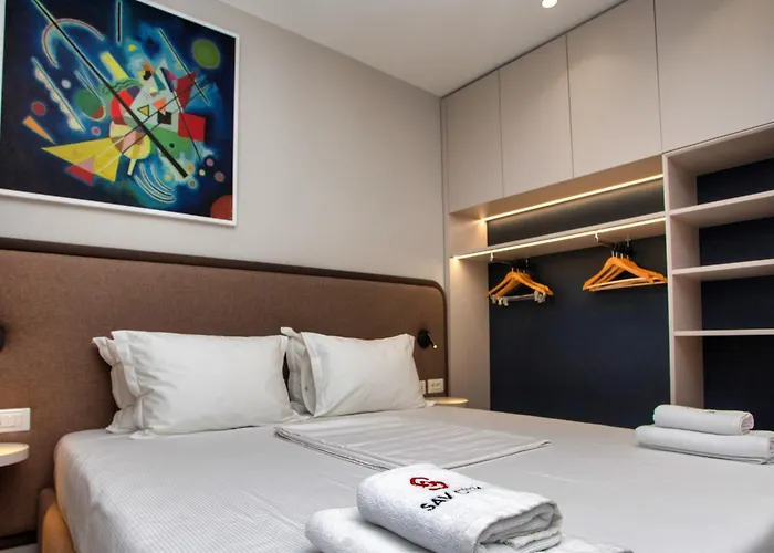 Tirana Center Sav City Blavus تيرانا