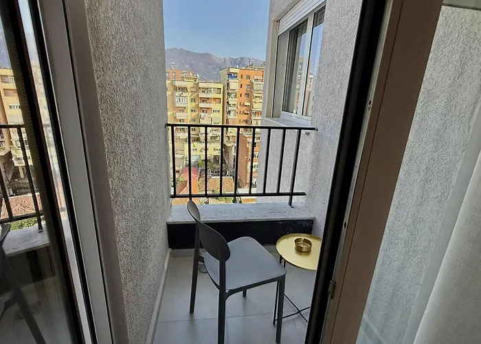 Tirana Center Sav City Blavus * Tiran